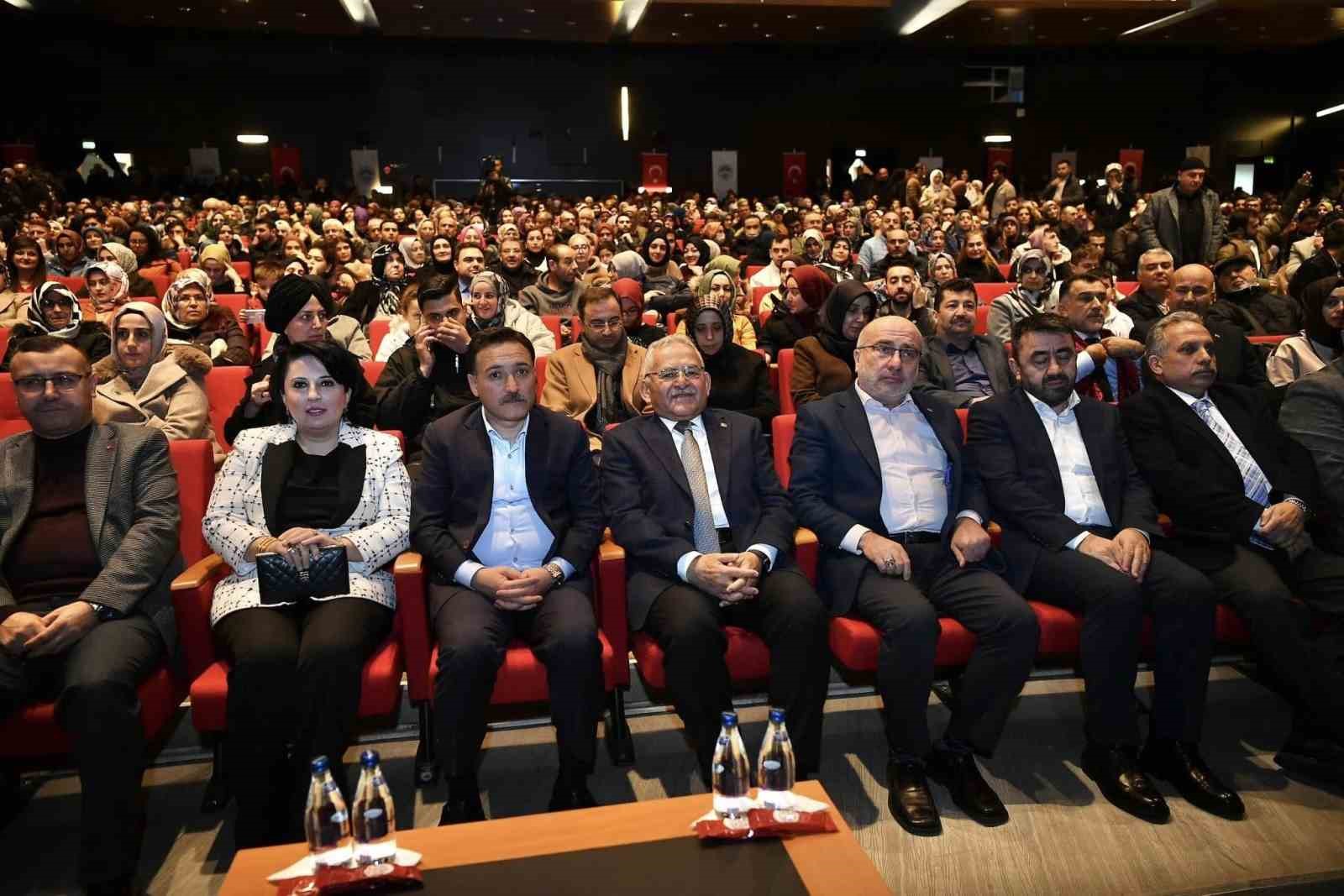 Başkan Büyükkılıç, Aile ve Değerler Konferansı’na katıldı
