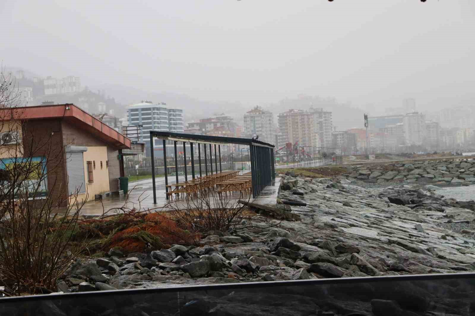 Fırtına 1 gün sürdü ama etkileri 18 gündür sürüyor
