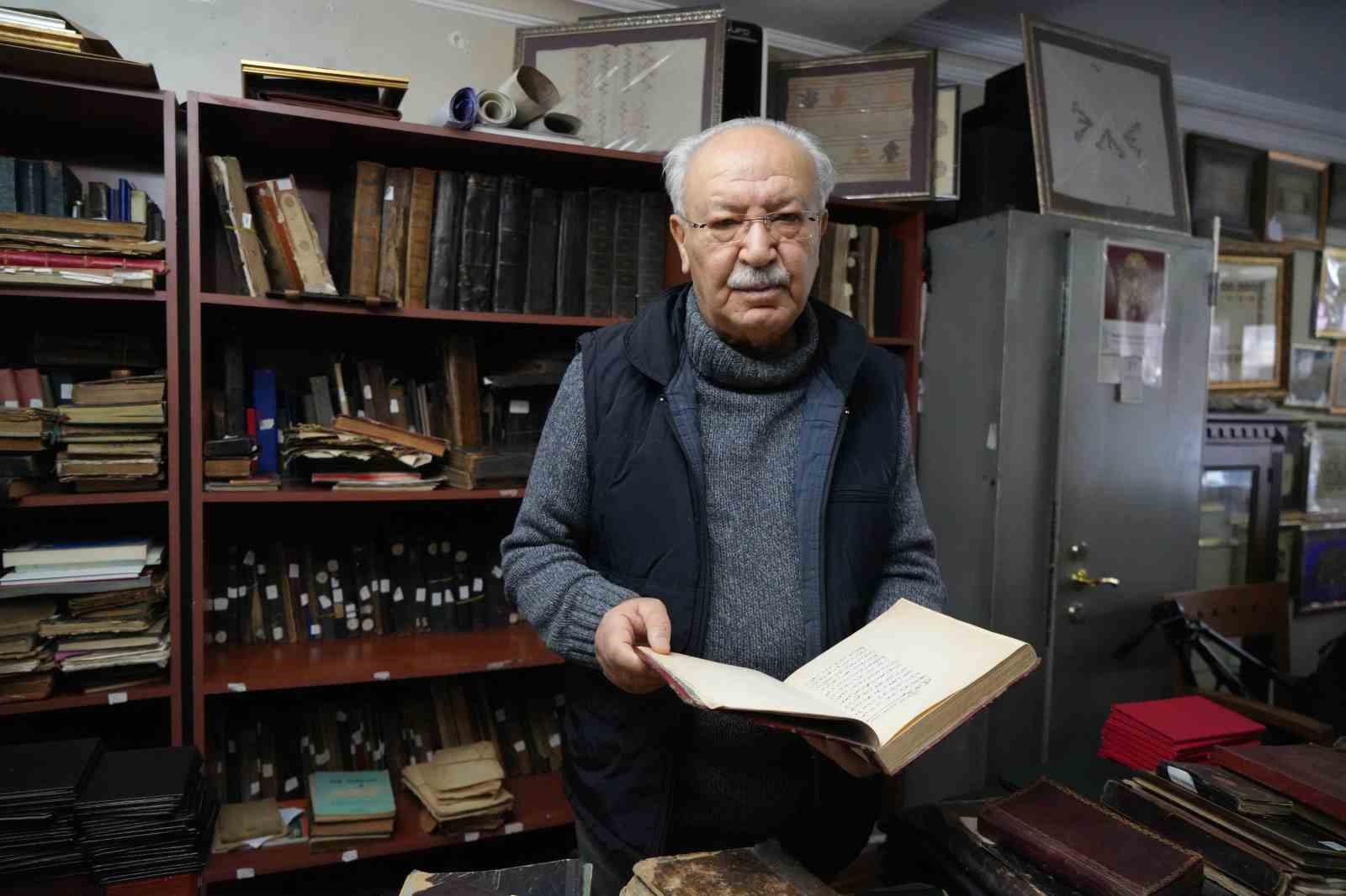 Türkiye’deki en büyük hacimli el yazması tarihi kitap müzayedesi
