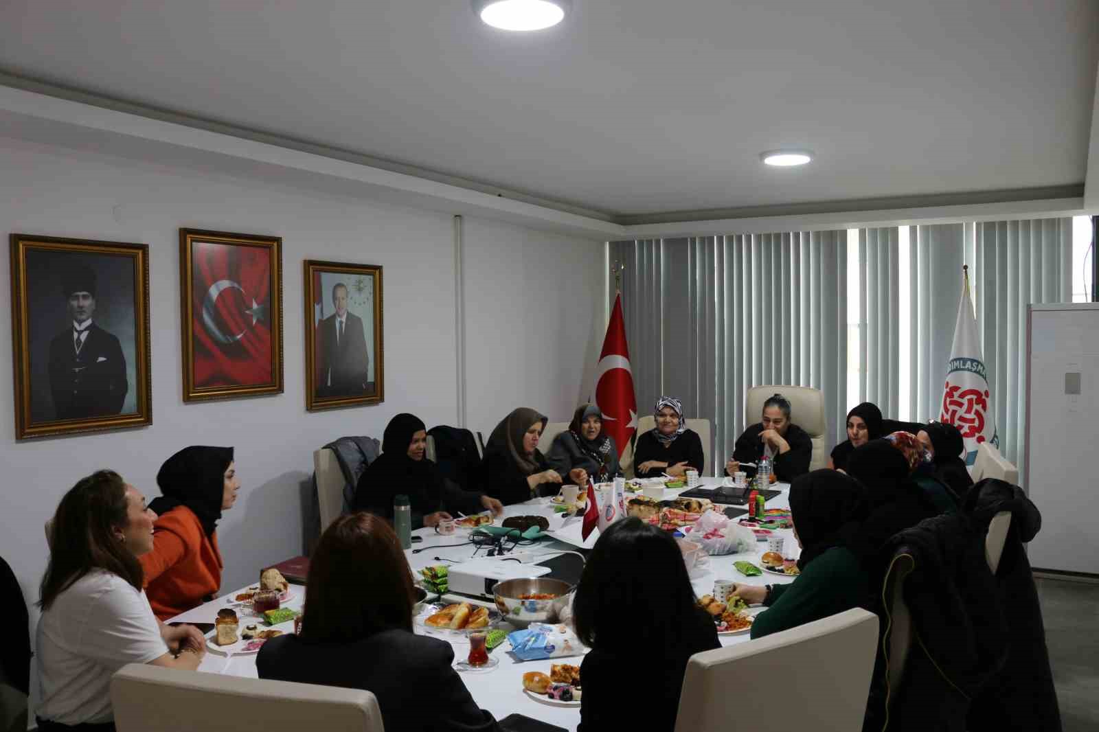 Yalova’da ADEM ve SODAM kursiyerlerine Hayal Panosu etkinliği
