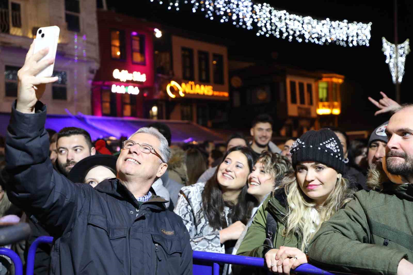 Mütareke meydanında yeni yıl çoşkusu
