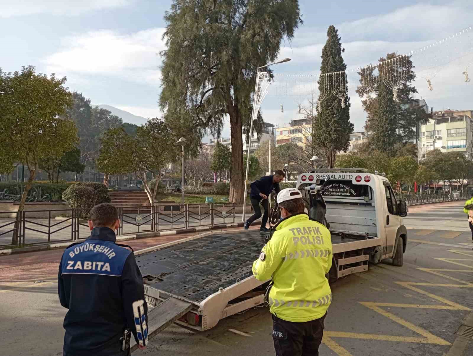 Manisa’da denetimler yılın ilk saatlerinde de devam etti
