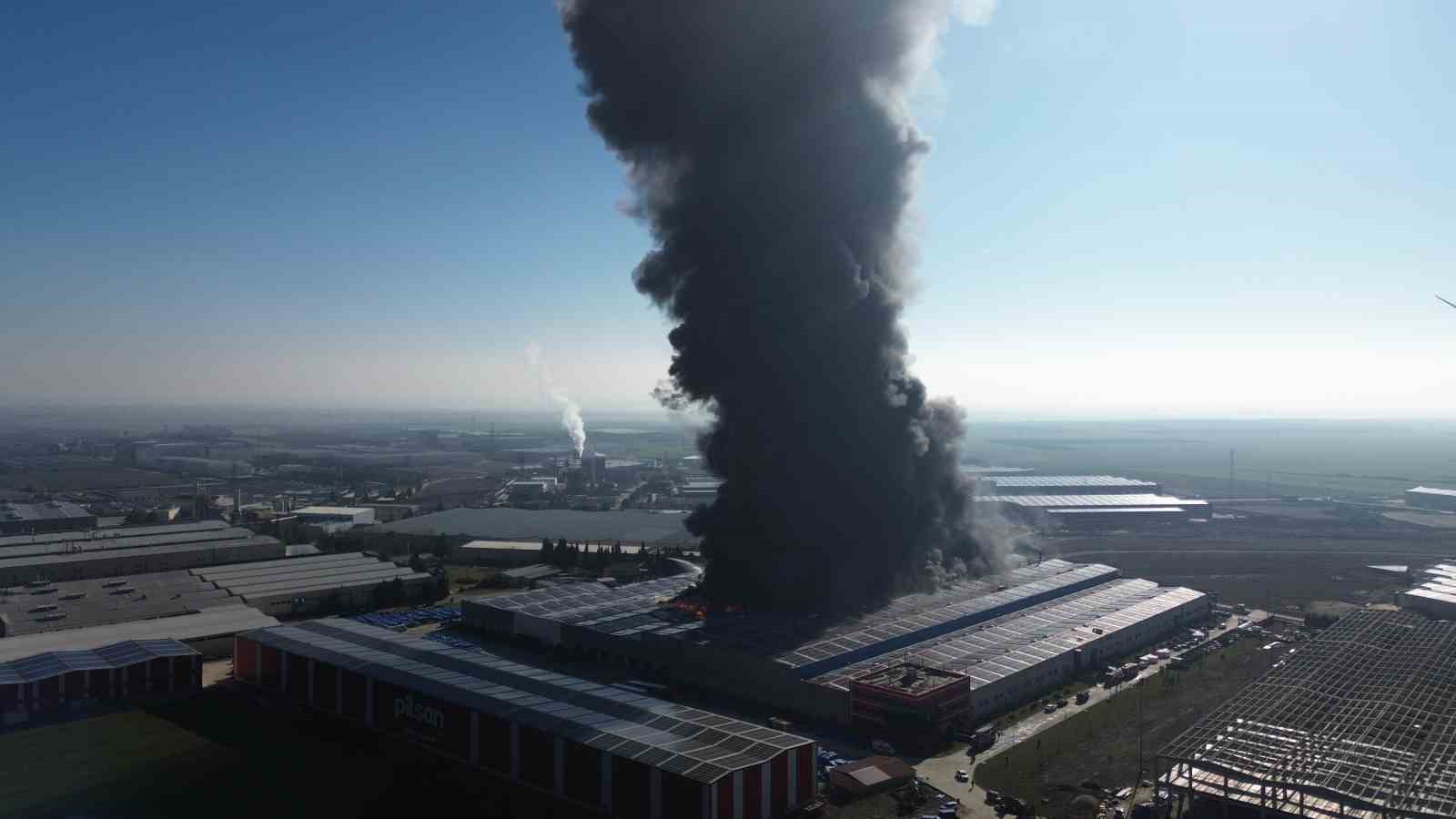 Kırklareli’nde oyuncak fabrikasındaki yangın dronla görüntülendi
