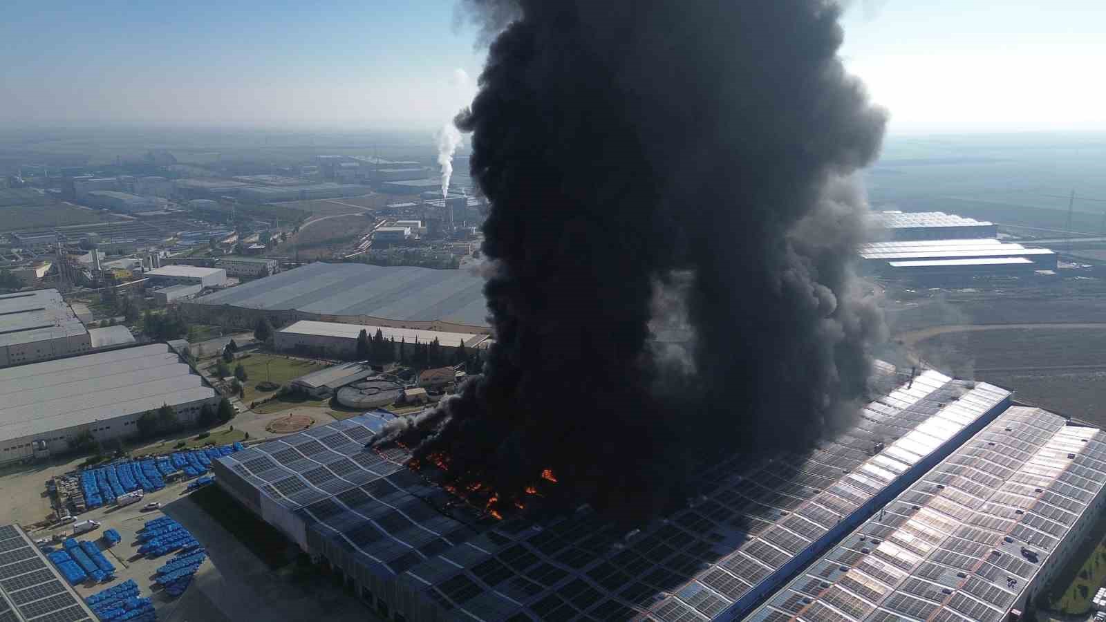 Kırklareli’nde oyuncak fabrikasındaki yangın dronla görüntülendi
