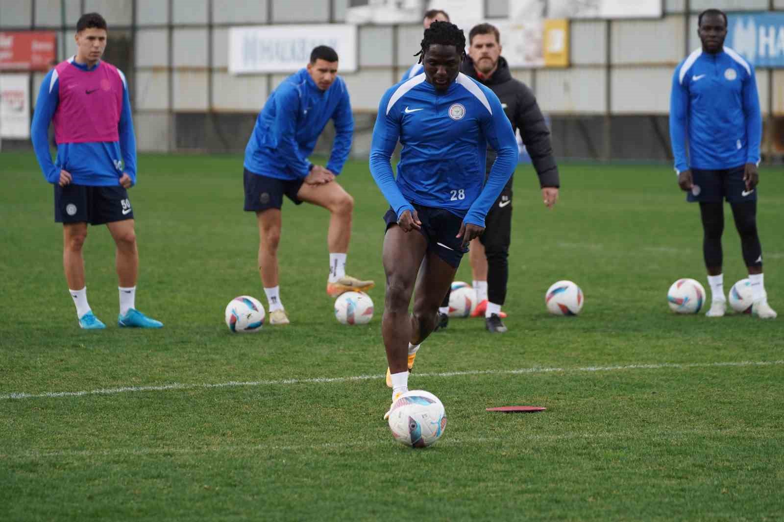 Çaykur Rizespor, Beşiktaş maçının hazırlıklarını sürdürdü
