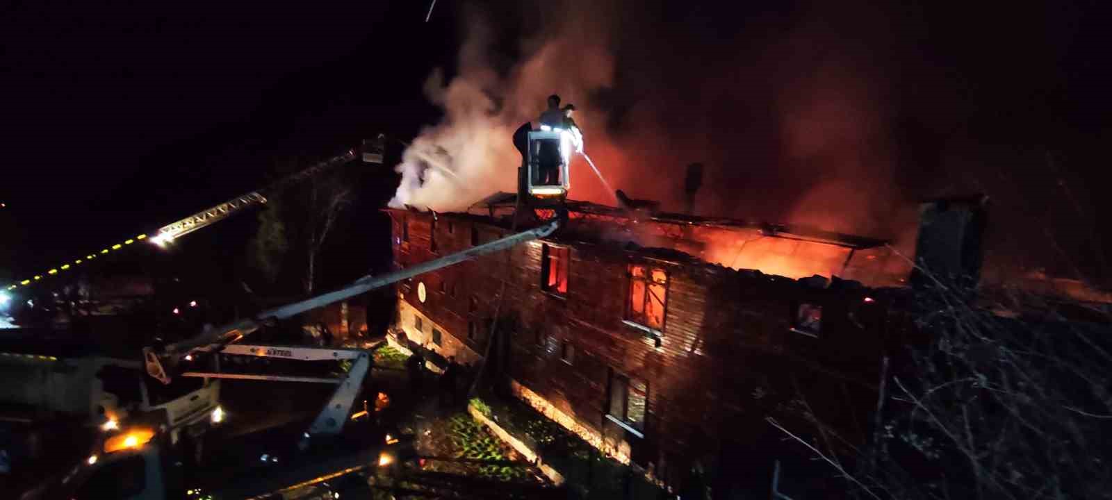 Bartın’daki otel yangınında facidan dönüldü
