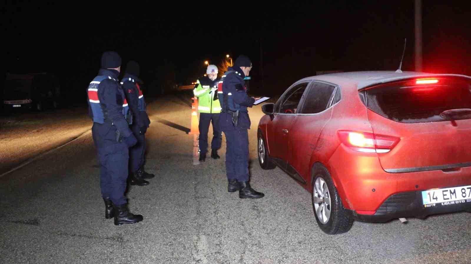 Bolu’da jandarma ekiplerinden sıkı denetim
