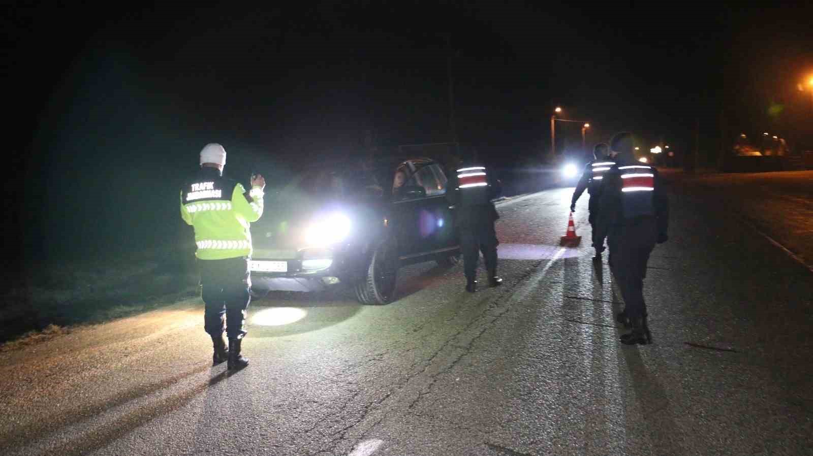 Bolu’da jandarma ekiplerinden sıkı denetim
