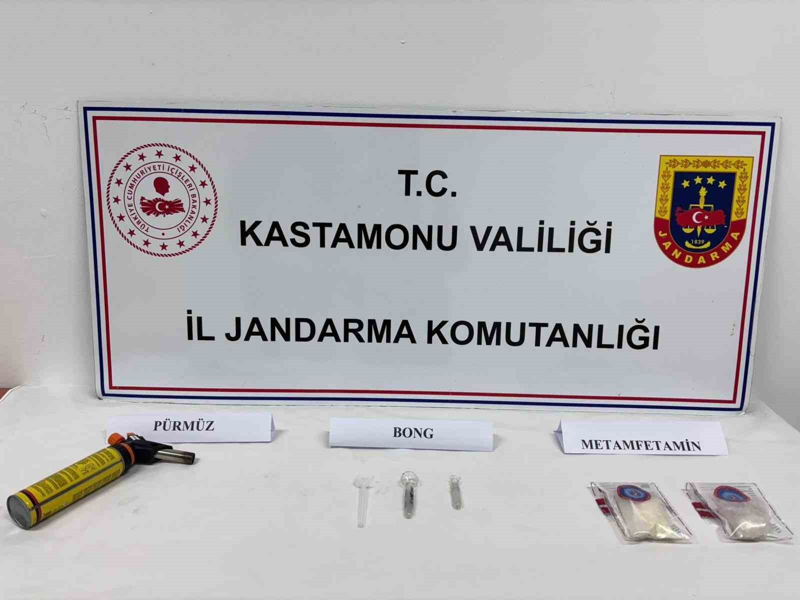 Toprağa gömdüğü uyuşturucuyu jandarmadan gizleyemedi: 1 tutuklama
