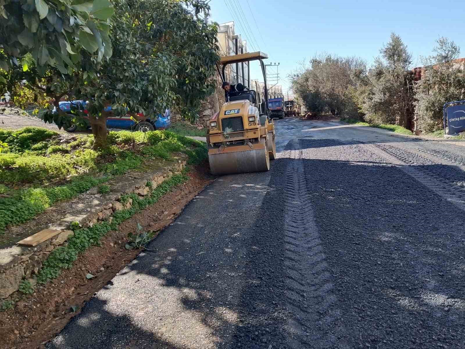 Alanya Taşatan yolunda tuzlama çalışması
