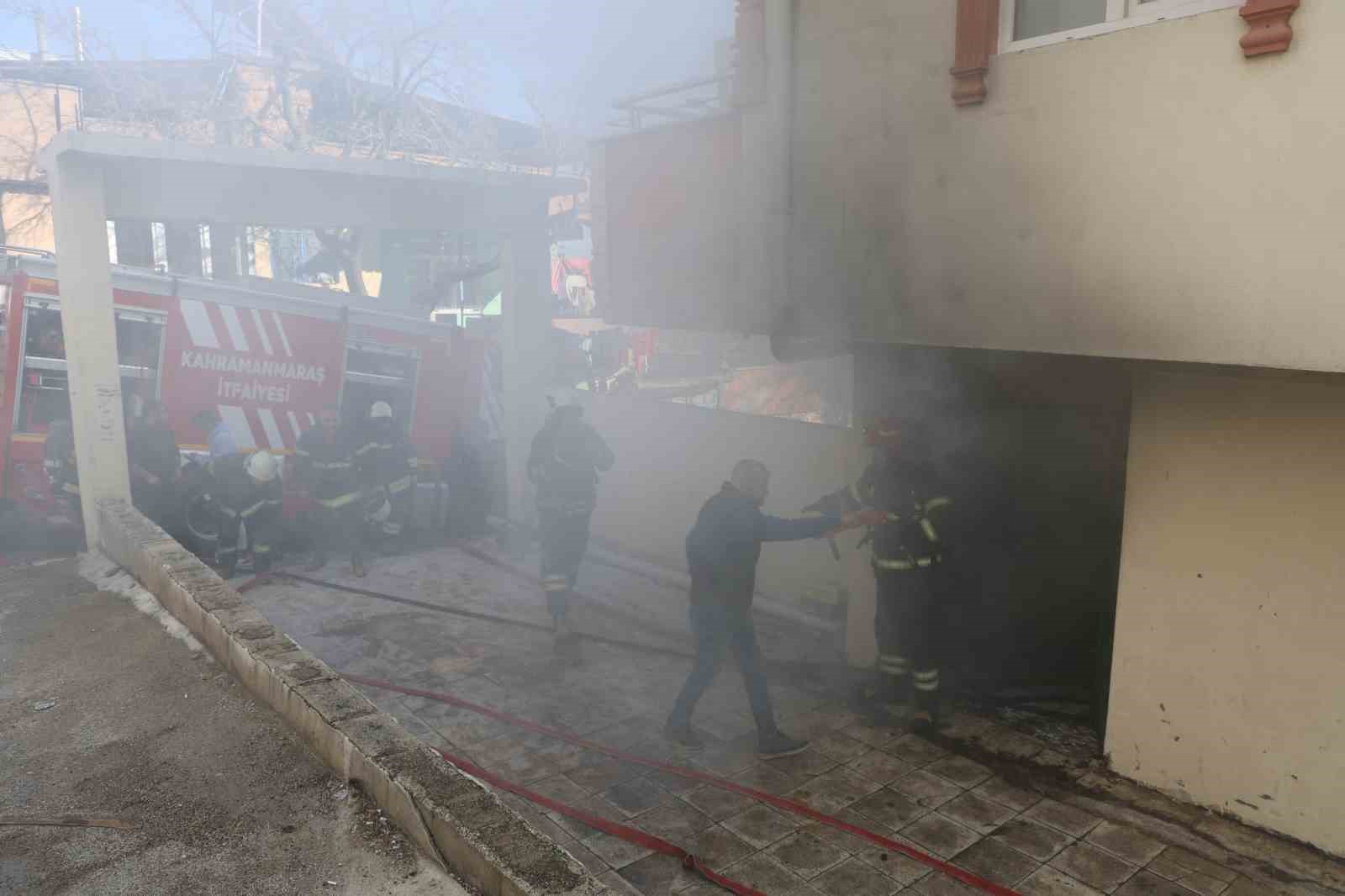 Kahramanmaraş’ta market deposunda yangın
