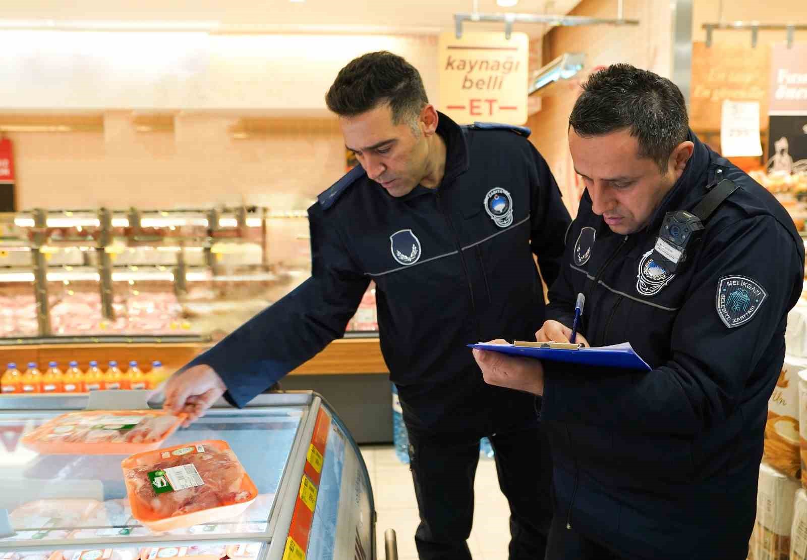 Melikgazi Belediyesi zabıta ekipleri fahiş fiyata karşı sahada
