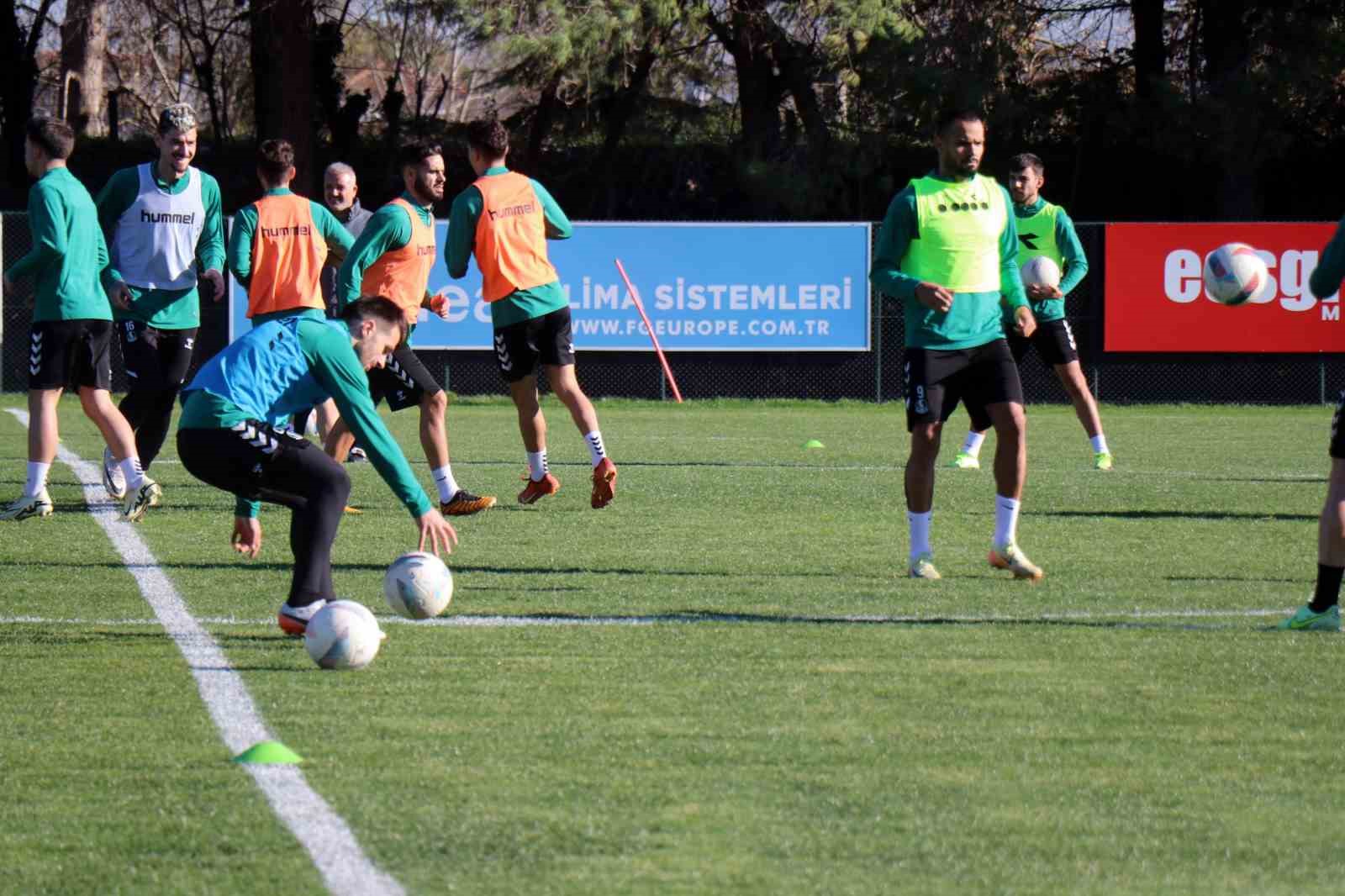 Sakaryaspor’da, Gençlerbirliği mesaisi devam etti
