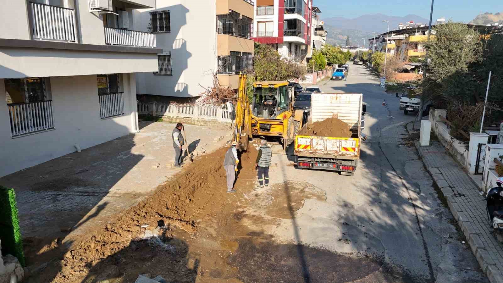 Nazilli Belediyesi yeni yılın ilk gününden dört mahallede çalışmaya başladı
