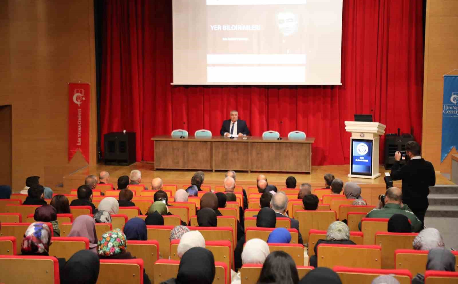 Erzincan’da “Yer Bildirimleri” adlı konferans düzenlendi
