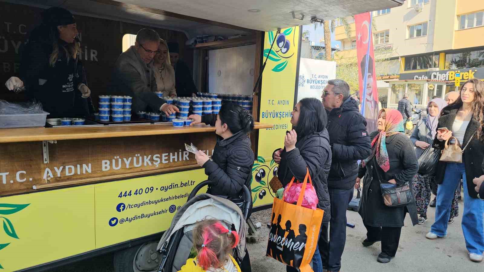 Büyükşehirden Nazillili vatandaşlara ’Kandil Helvası’ ikramı
