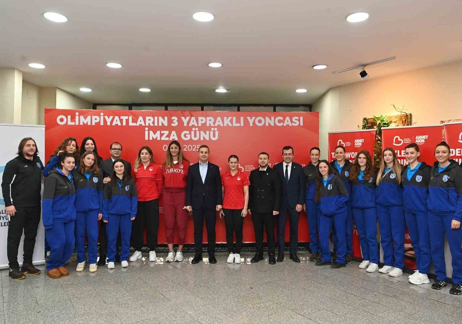 Milli taekwondocu Nafia Kuş Aydın, Balıkesir Büyükşehir Belediyespor’da
