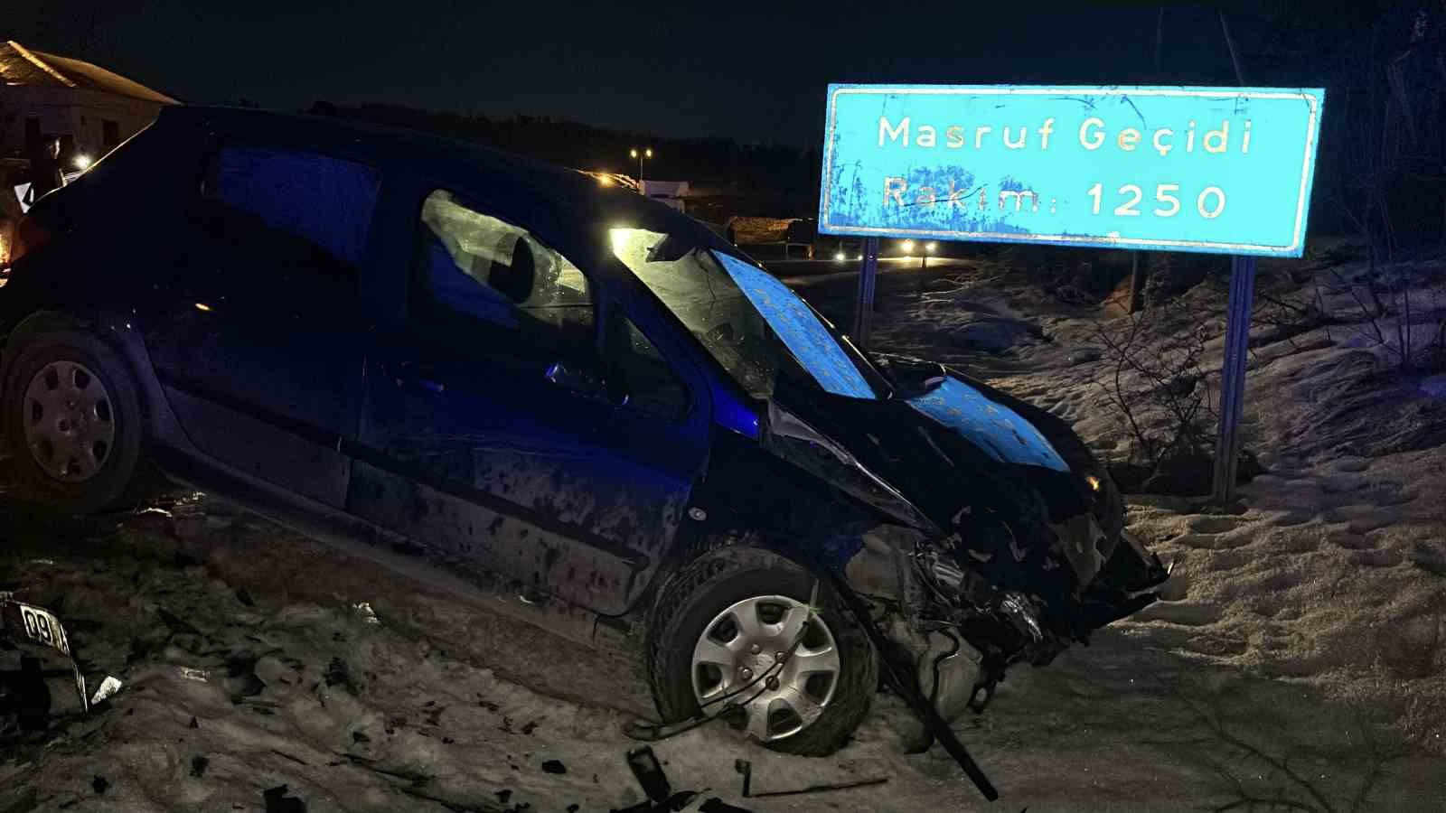 Kastamonu’da hafif ticari araç ile otomobil çarpıştı: 6 yaralı
