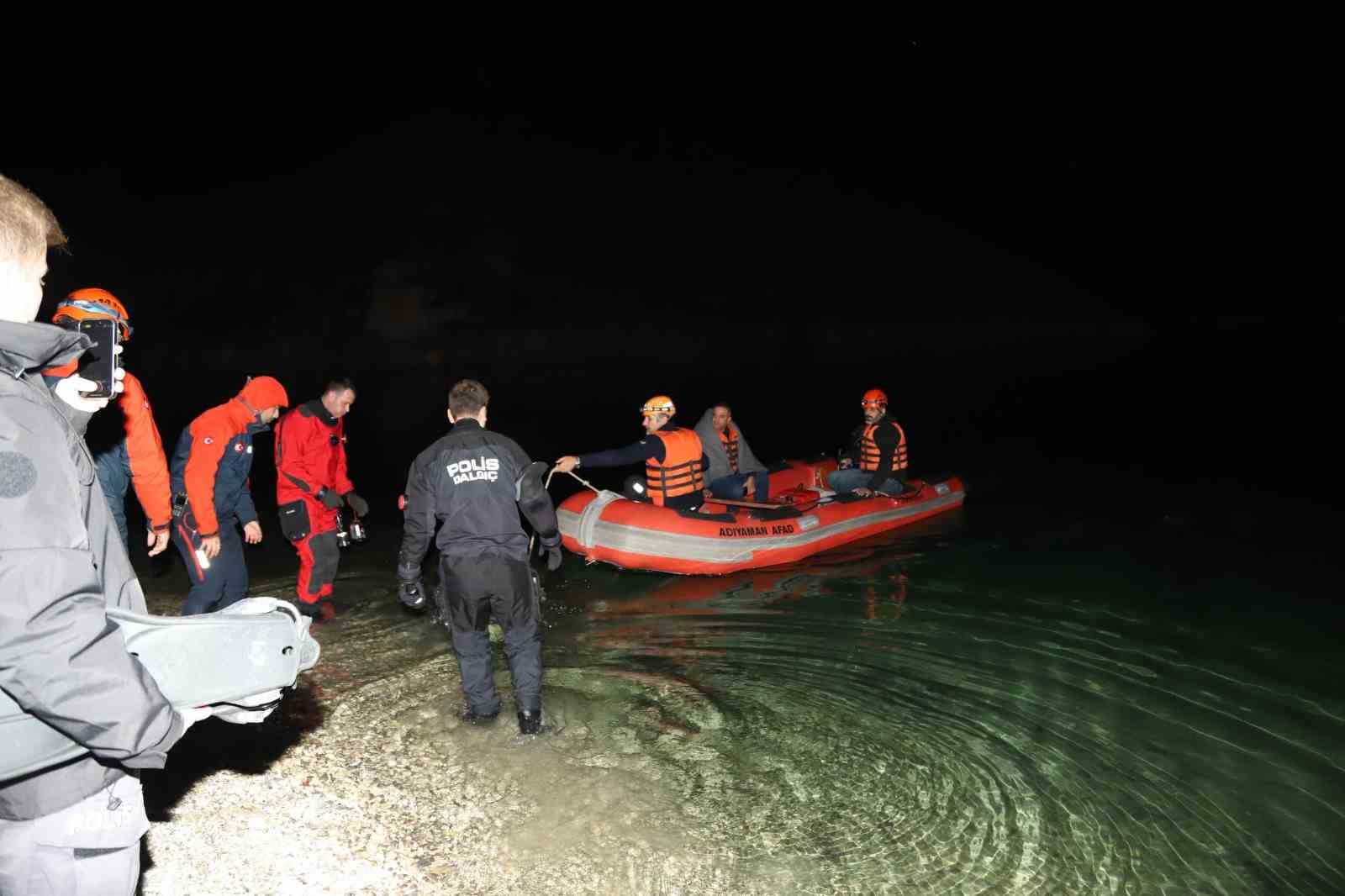 Adıyaman’da barajda alabora olan balıkçı teknesinden 2 kişi kurtarıldı
