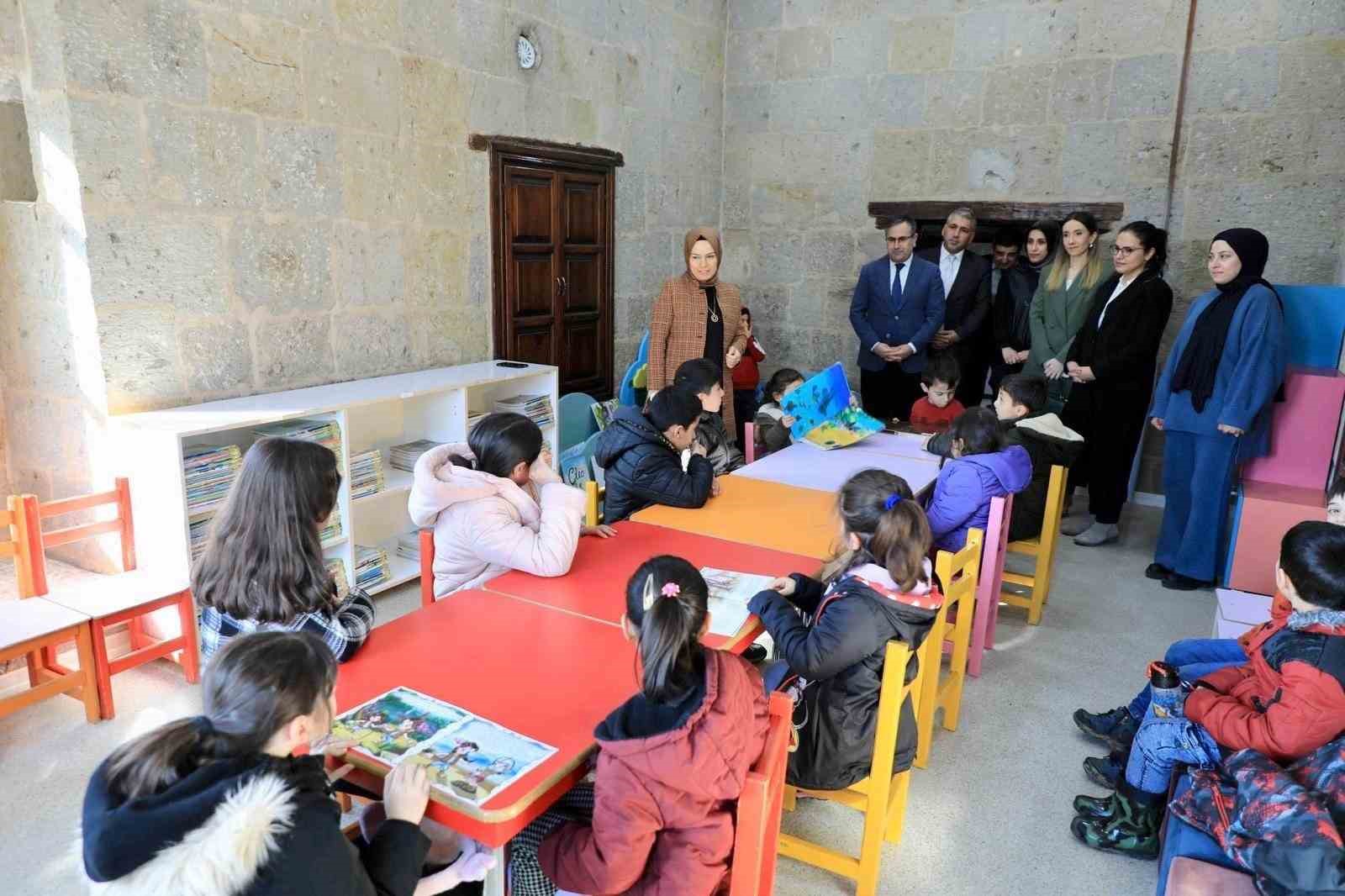 Bitlis’te ‘Annemle Kütüphanedeyim’ projesi start aldı
