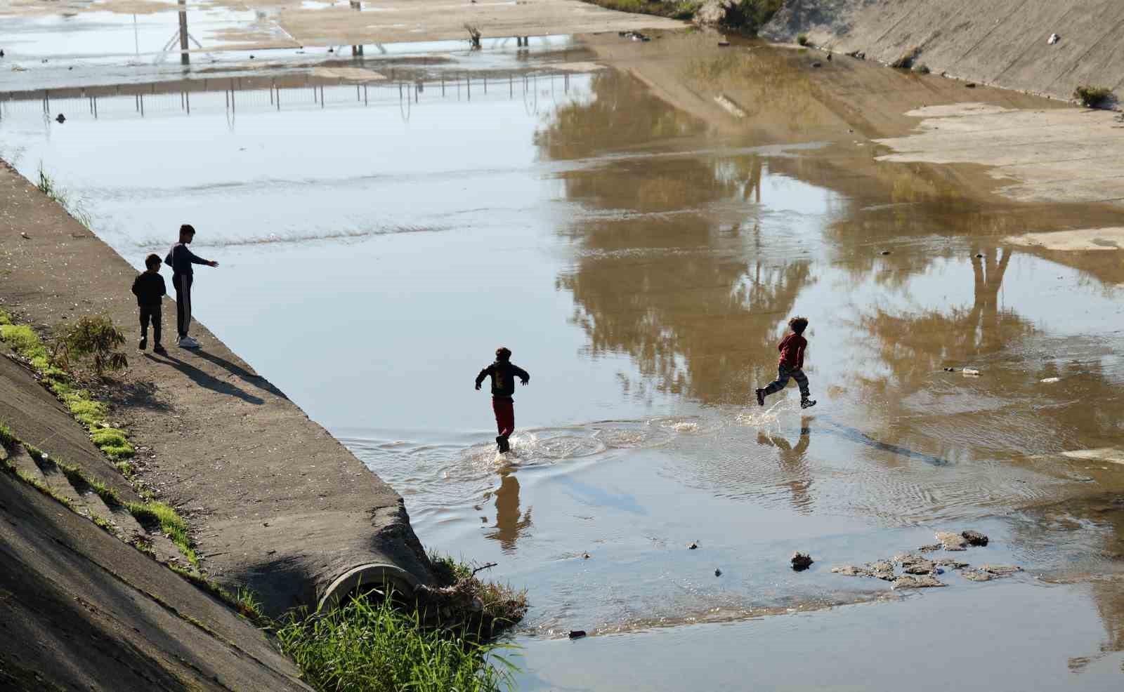 ’Adana’nın Venedik’i, Ganj Nehri’ne döndü
