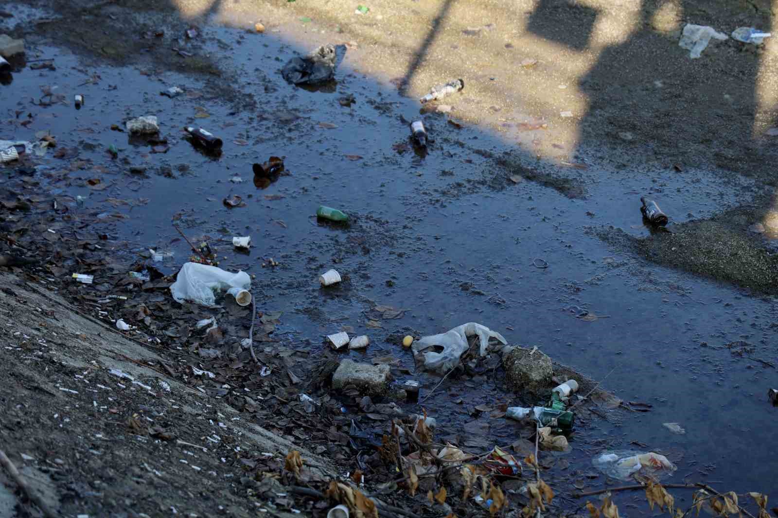 ’Adana’nın Venedik’i, Ganj Nehri’ne döndü
