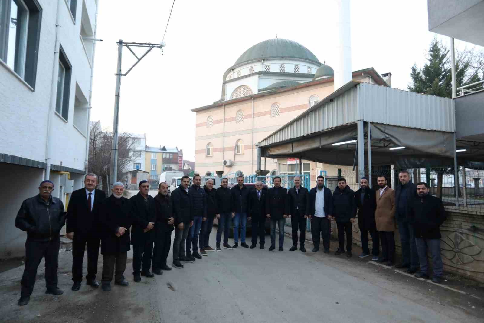 Bereket sofrası Üçevler camiinde kuruldu
