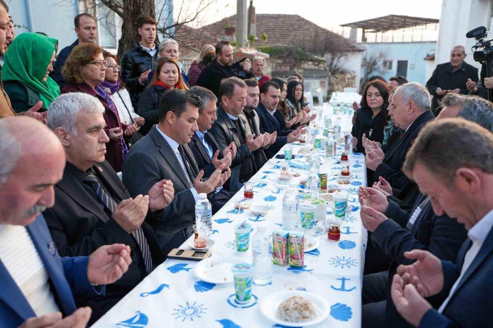 CHP Lideri Özel, memleketinde taziye ziyaretinde bulundu
