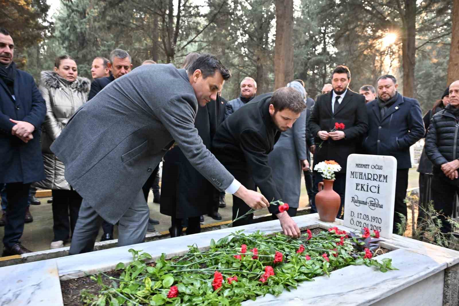 CHP Lideri Özel, memleketinde taziye ziyaretinde bulundu
