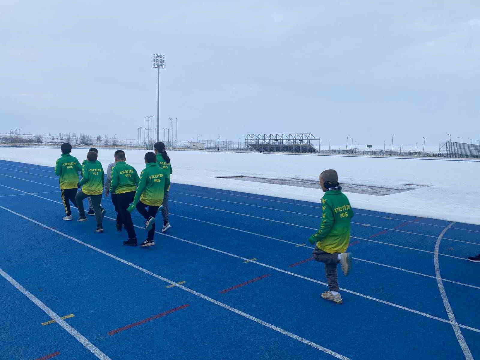 Atletizm antrenmanları devam ediyor
