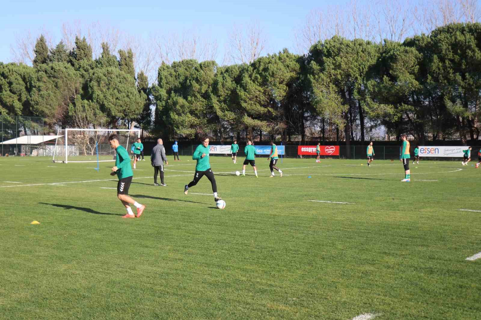 Sakaryaspor, Gençlerbirliği mesaisinde
