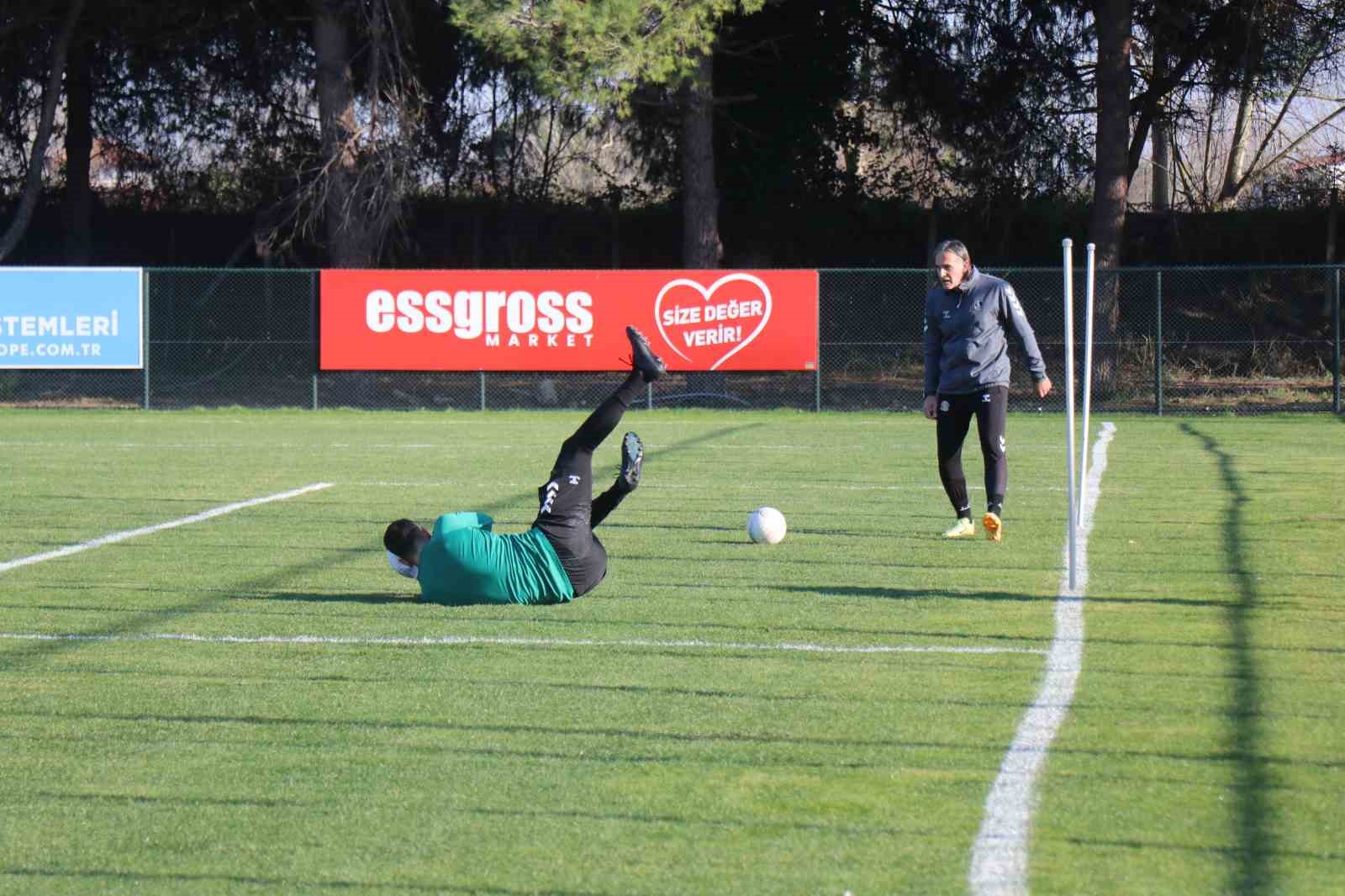 Sakaryaspor, Gençlerbirliği mesaisinde
