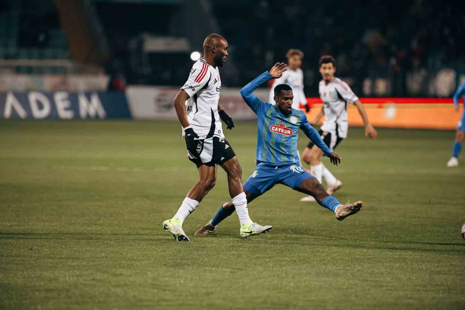 Trendyol Süper Lig: Çaykur Rizespor: 0 - Beşiktaş: 0 (Maç devam ediyor)
