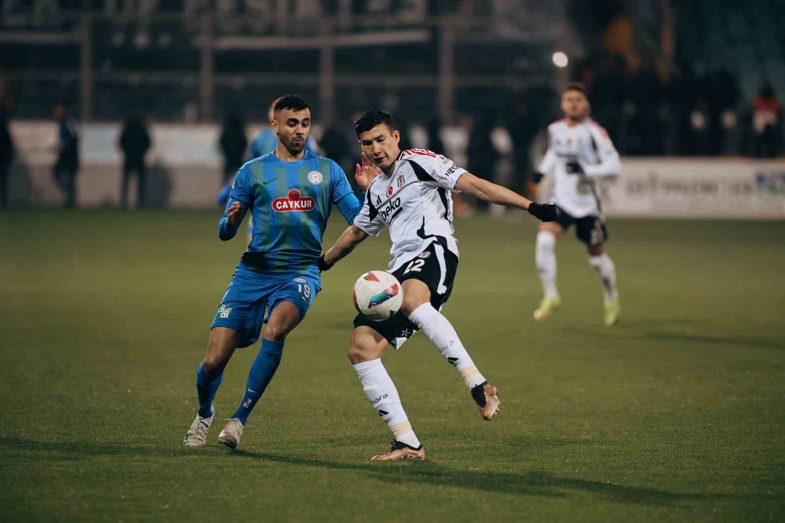 Trendyol Süper Lig: Çaykur Rizespor: 0 - Beşiktaş: 0 (Maç devam ediyor)
