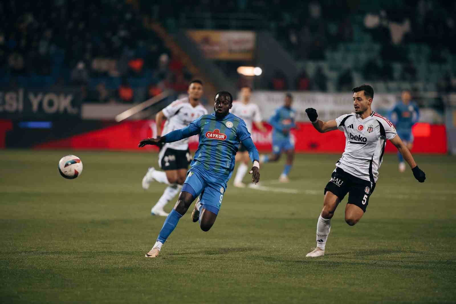 Trendyol Süper Lig: Çaykur Rizespor: 0 - Beşiktaş: 0 (Maç devam ediyor)
