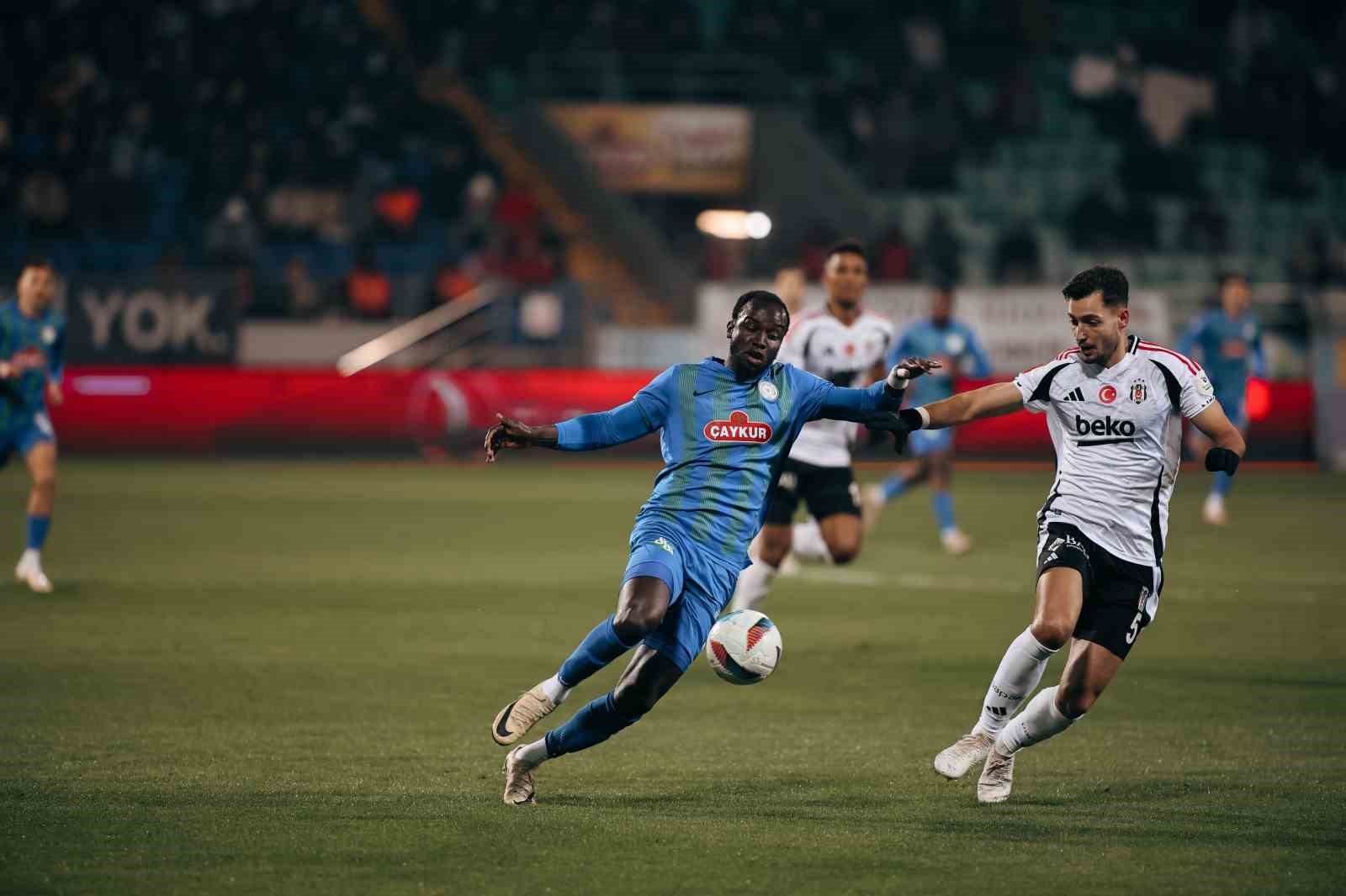 Trendyol Süper Lig: Çaykur Rizespor: 0 - Beşiktaş: 0 (Maç devam ediyor)
