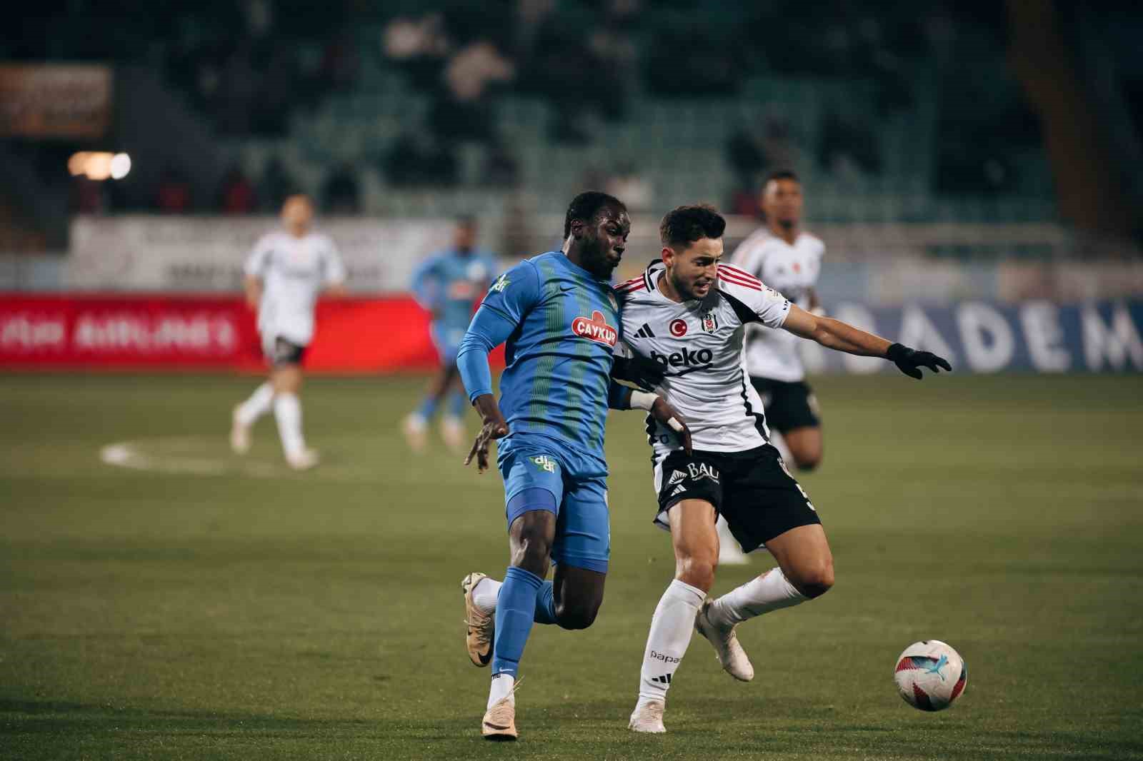 Trendyol Süper Lig: Çaykur Rizespor: 0 - Beşiktaş: 0 (Maç devam ediyor)
