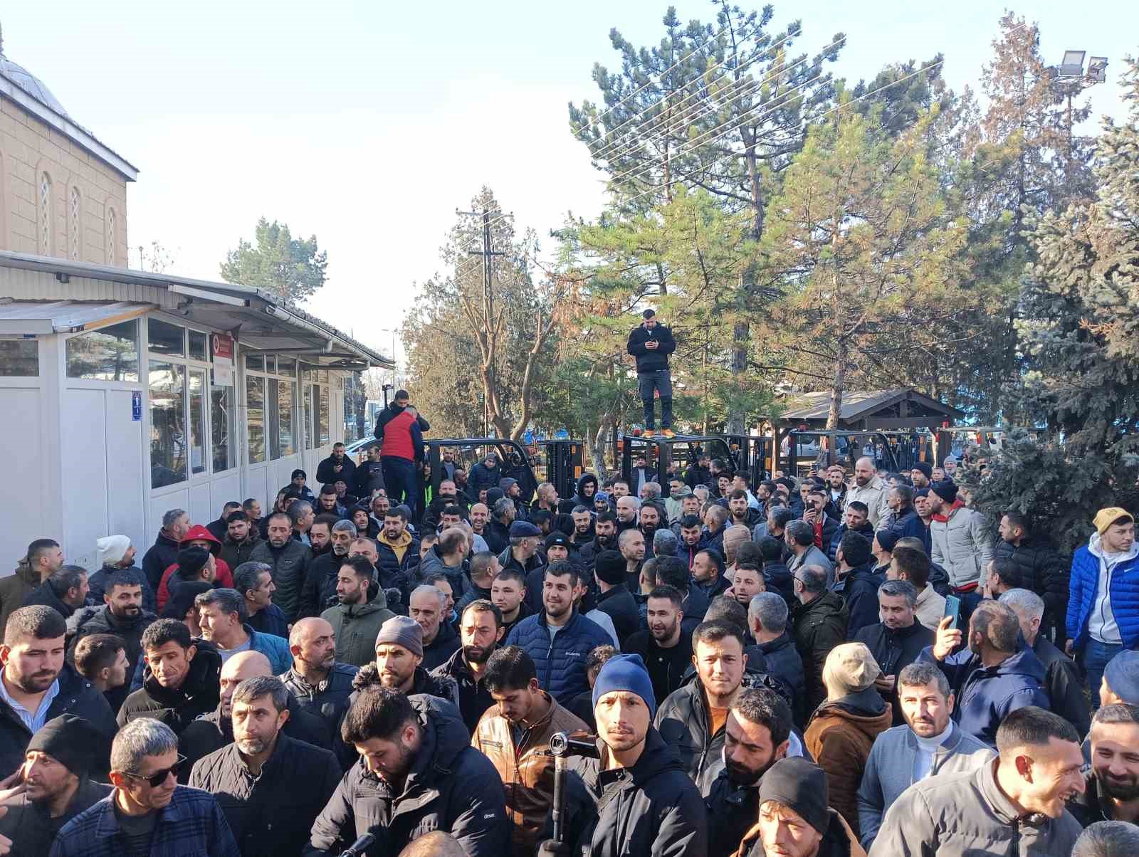 Ankara’da zam talebi reddedilen hal çalışanlarından iş bırakma eylemi
