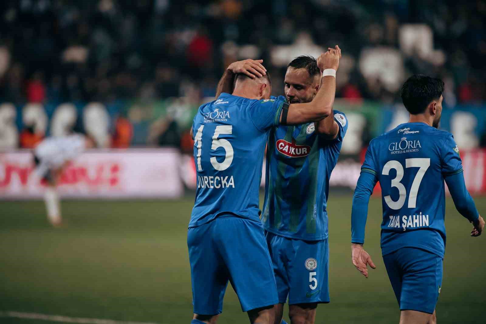 Trendyol Süper Lig: Çaykur Rizespor: 1 - Beşiktaş: 1 (Maç sonucu)
