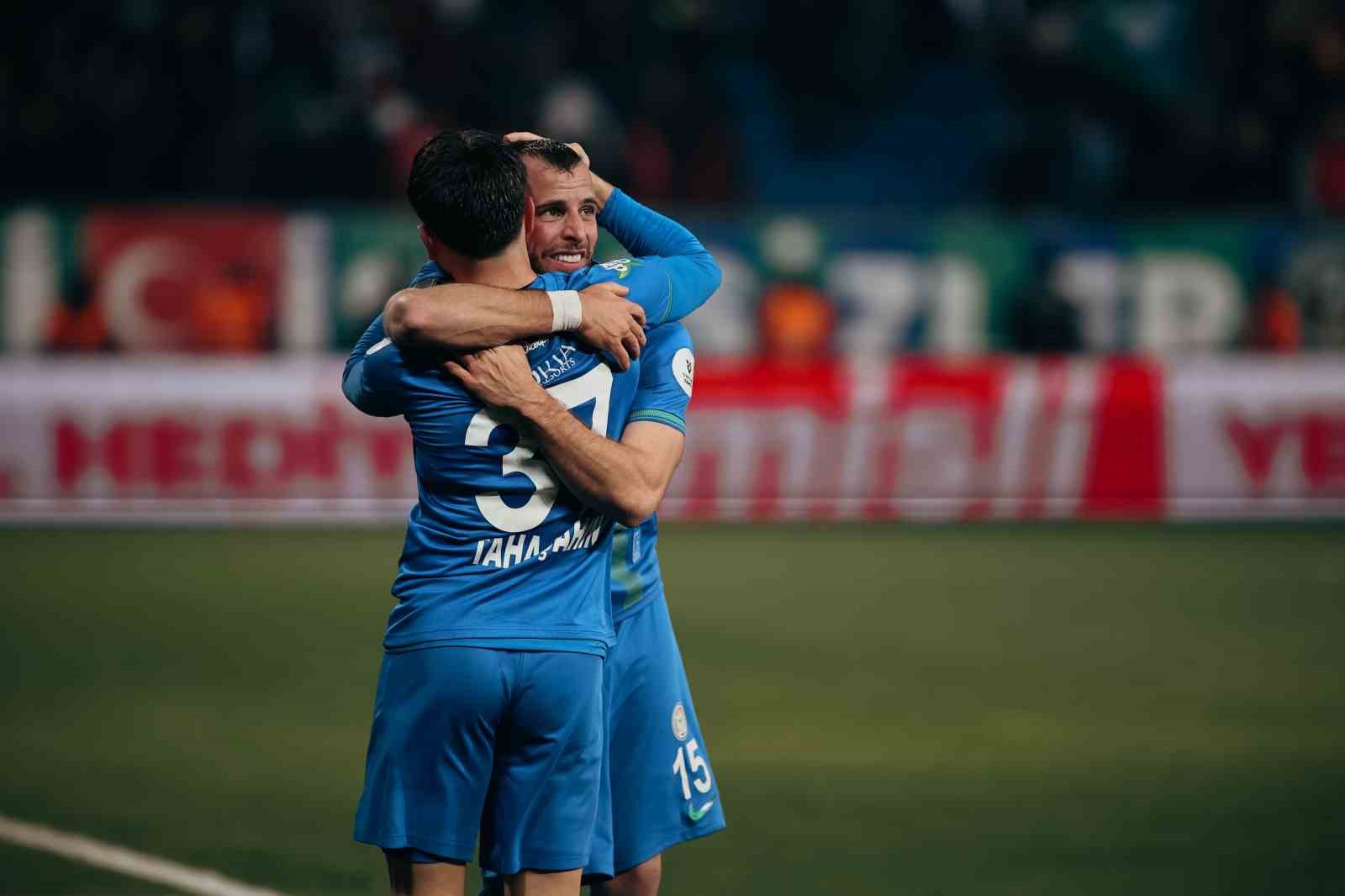 Trendyol Süper Lig: Çaykur Rizespor: 1 - Beşiktaş: 1 (Maç sonucu)
