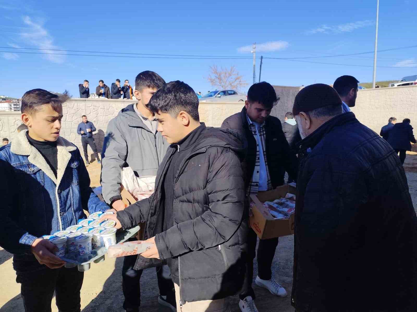 Akdağmadeni’nde 700 çocuk cuma namazında camide buluştu
