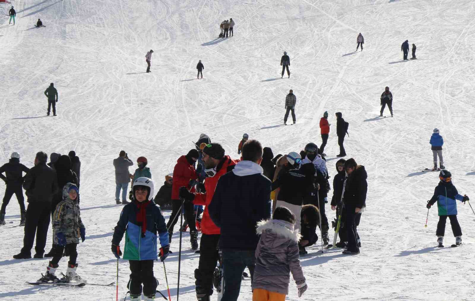 Ergan Dağı Kayak Merkezi çevre illerinde ilgi odağı haline geldi
