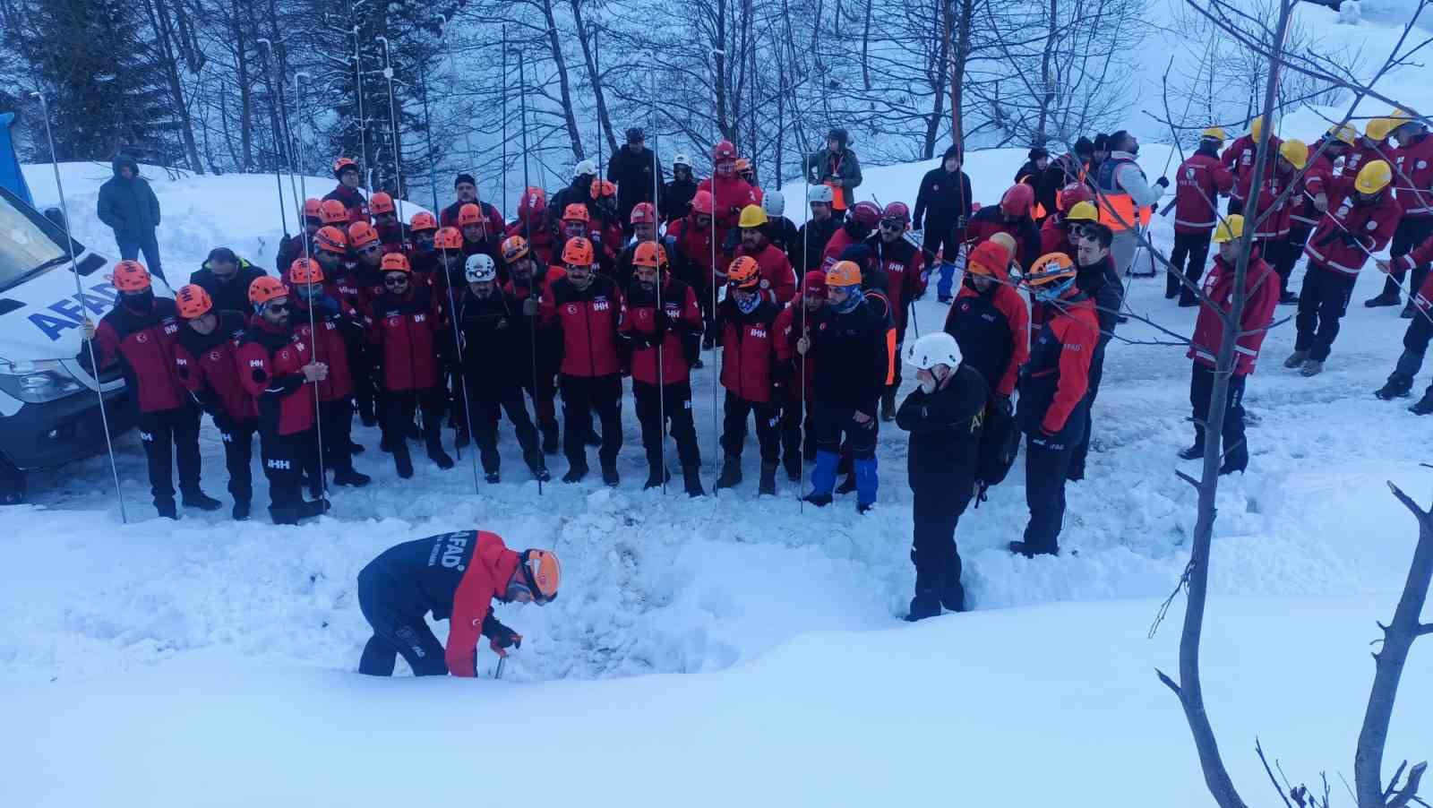 Giresun’da çığ tatbikatı yapıldı
