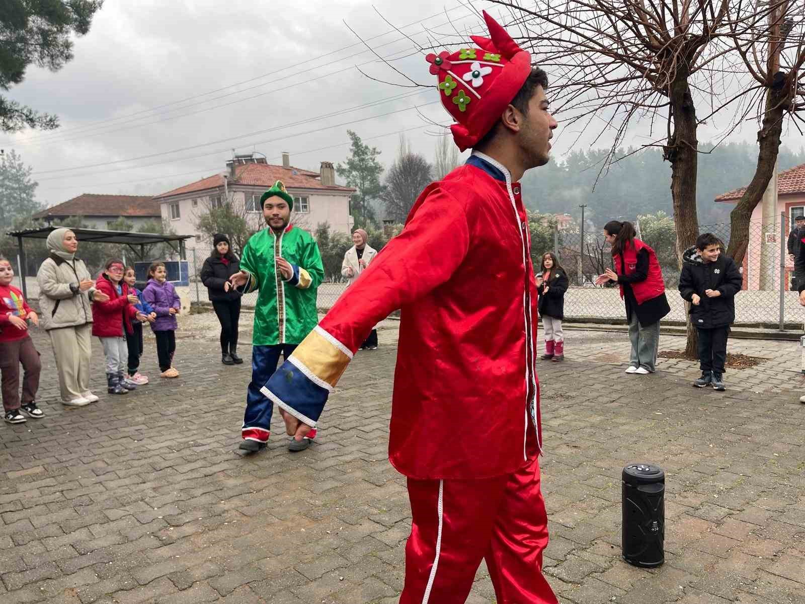 Ula’da minik yetenekler sanat ve sporla şekilleniyor
