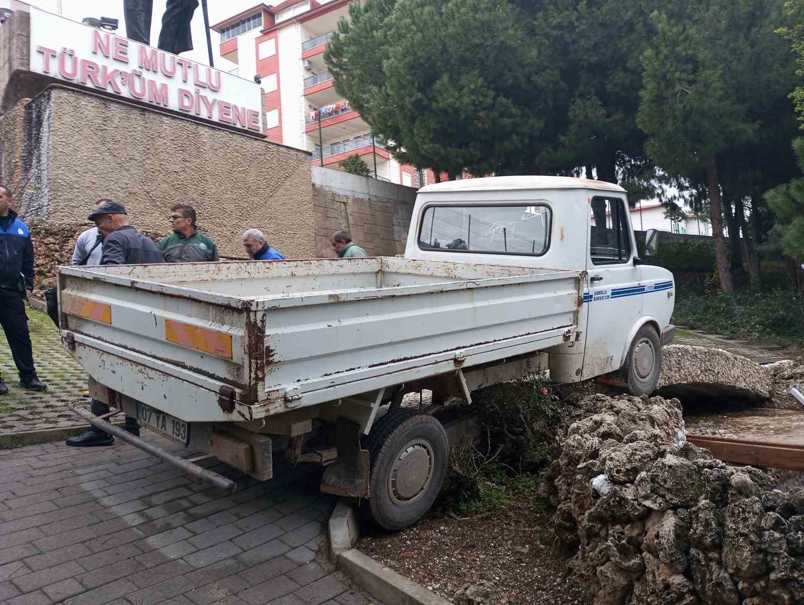 Çalınan kamyonetin bulunduğu yer görenleri hayrete düşürdü
