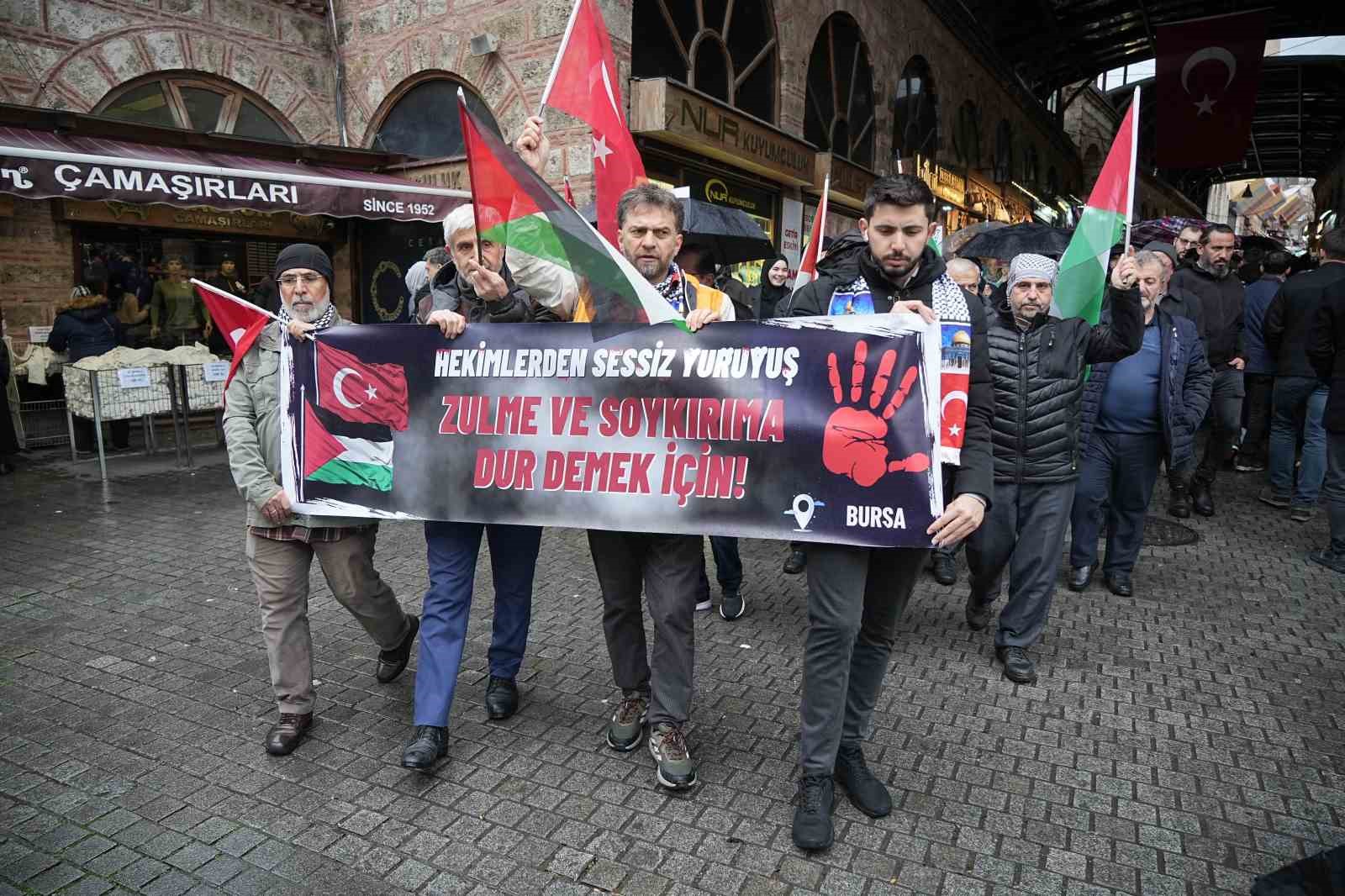 Sağlık çalışanları Filistin’e destek için yürüdü
