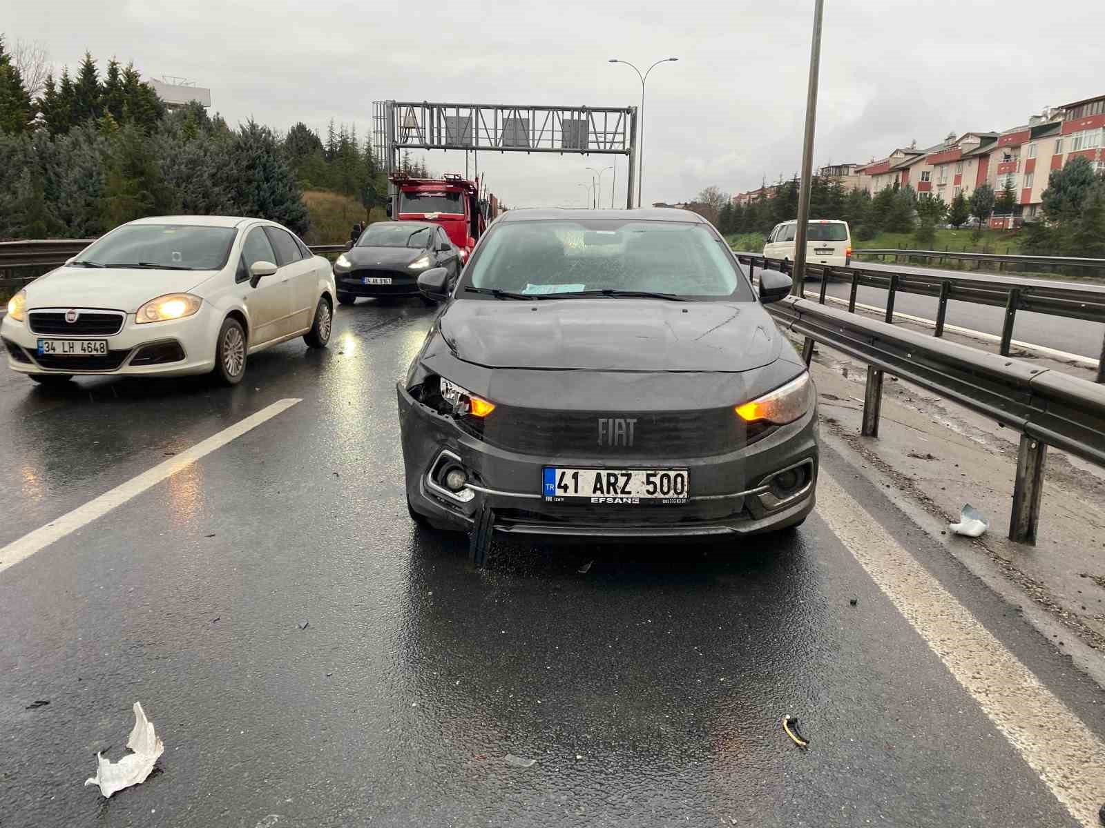 Arızalanan otomobil zincirleme kazaya sebep oldu: 1 yaralı
