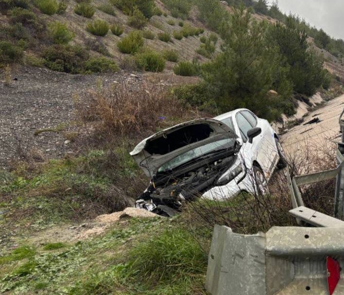 Bilecik’te otomobil şarampole uçtu: 1 yaralı
