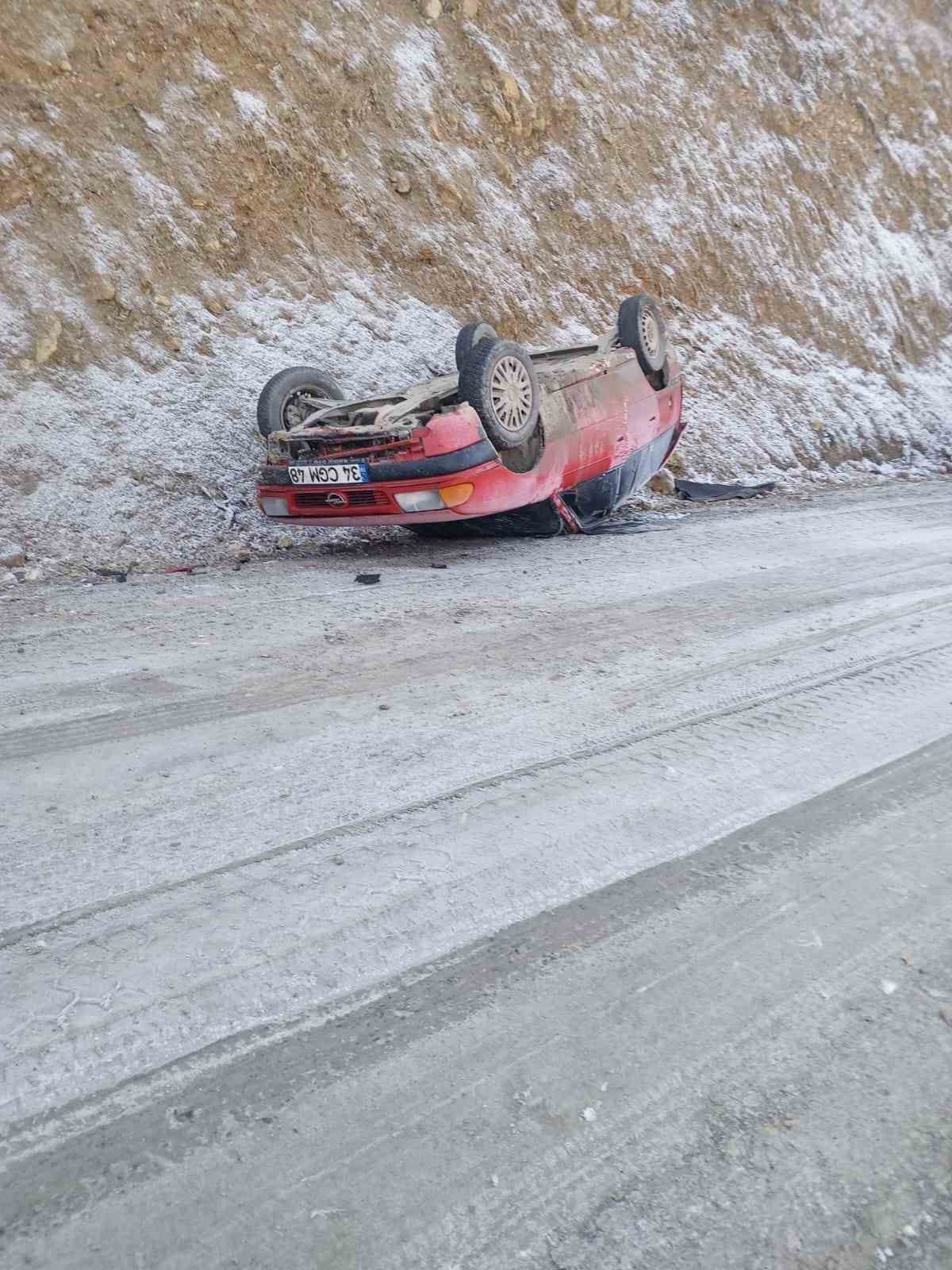 Kastamonu’da gizli buzlanma kazaları beraberinde getirdi: 2 yaralı
