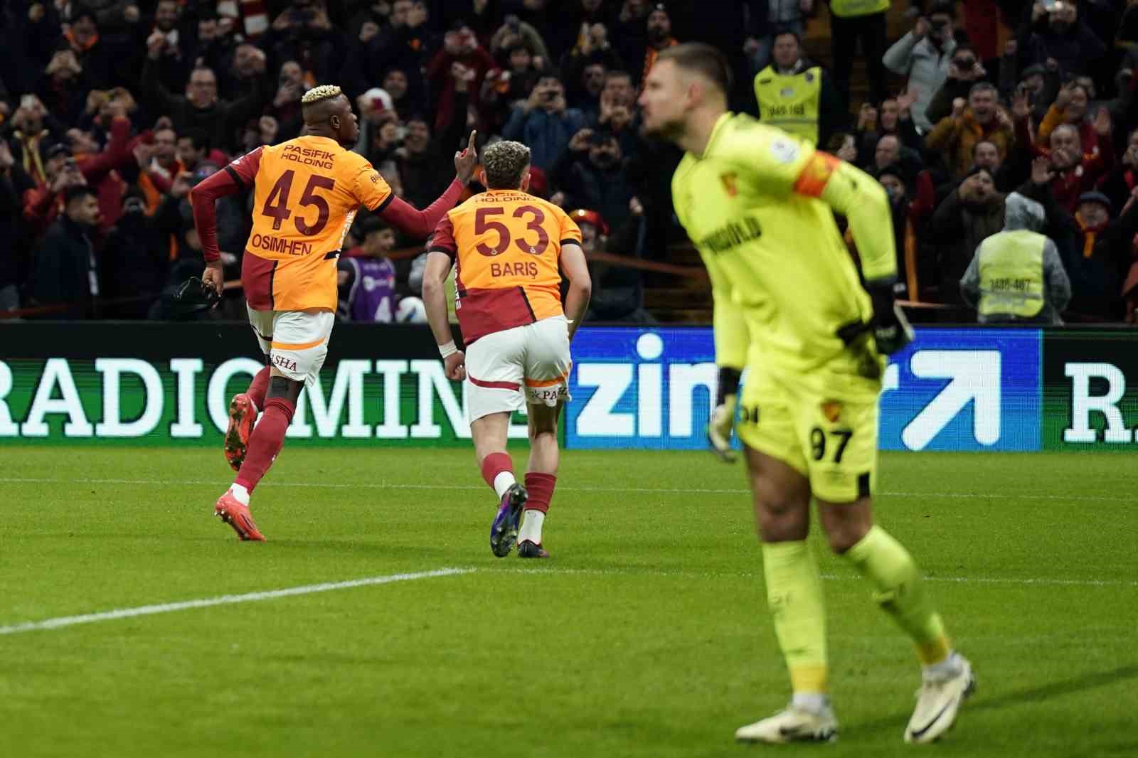 Trendyol Süper Lig: Galatasaray: 1 - Göztepe: 1 (İlk yarı)
